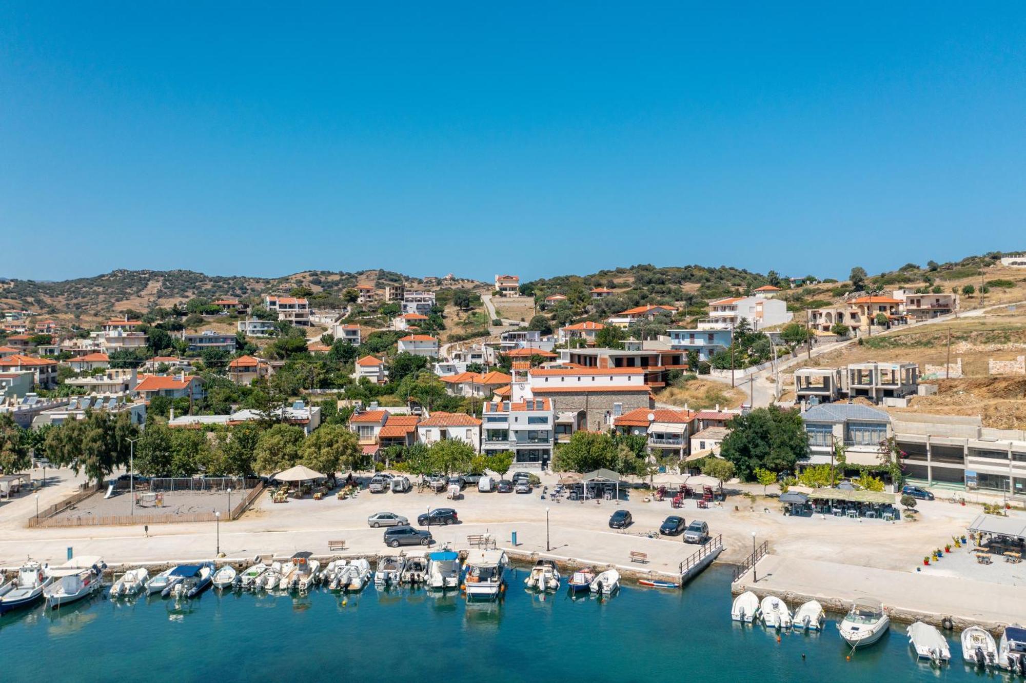 La Perla Suites Agii Apostoli Esterno foto