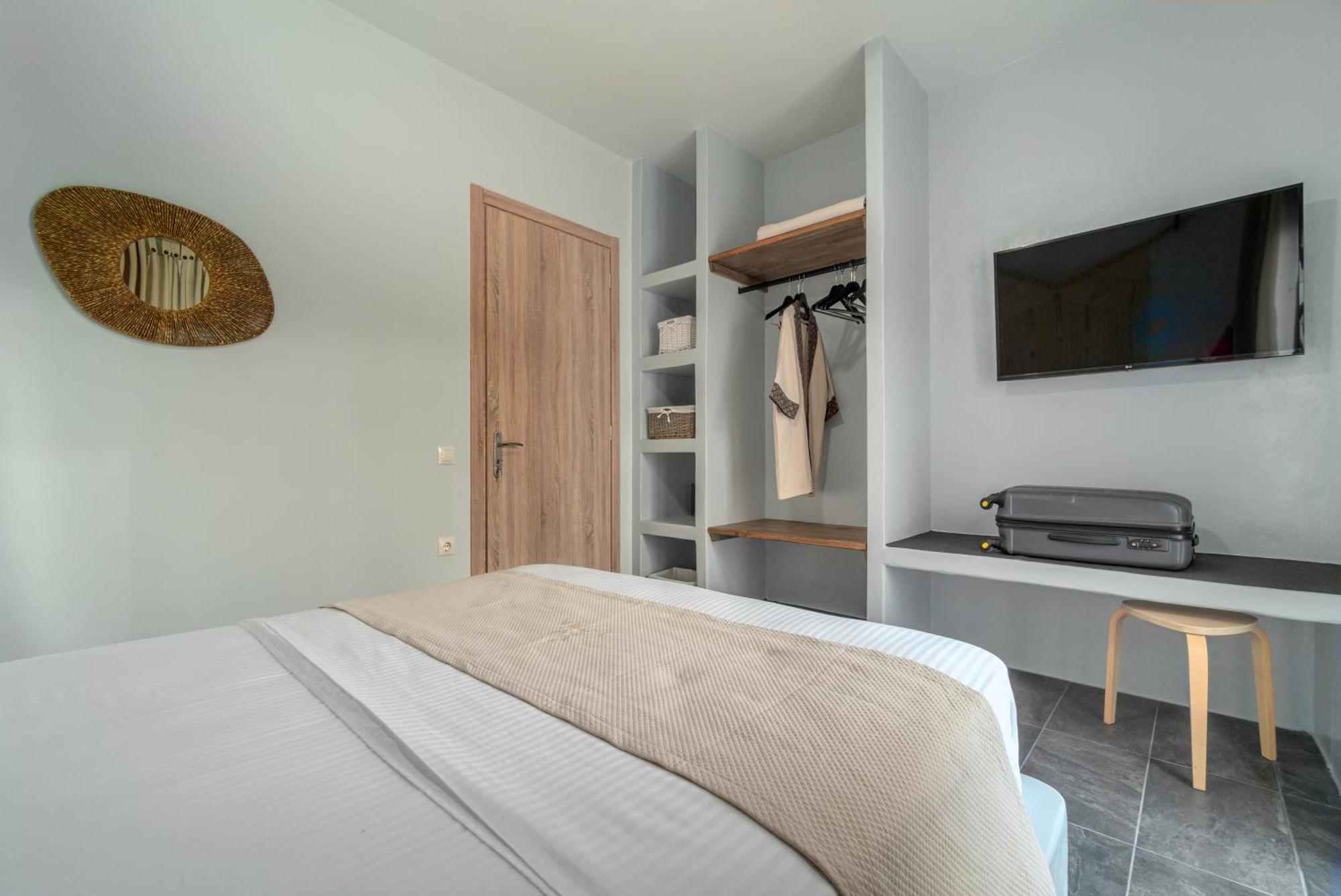 La Perla Suites Agii Apostoli Esterno foto